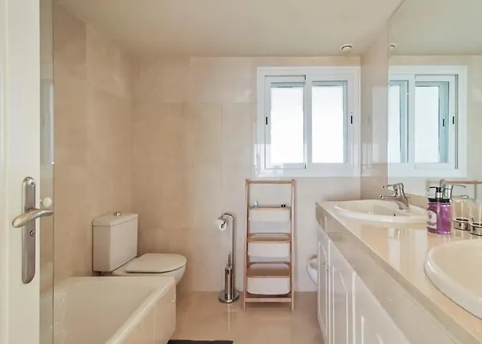 Apartman Large Beachfront *