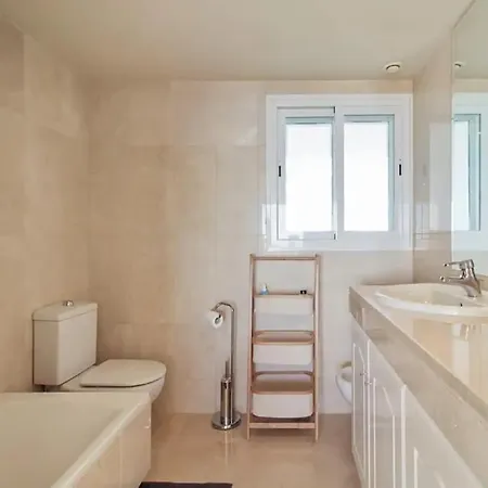 Apartman Large Beachfront *