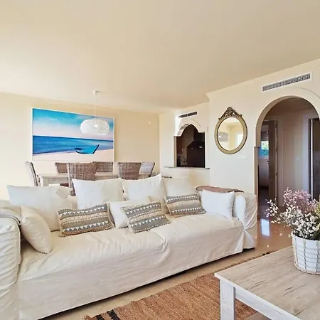 Apartman Large Beachfront *